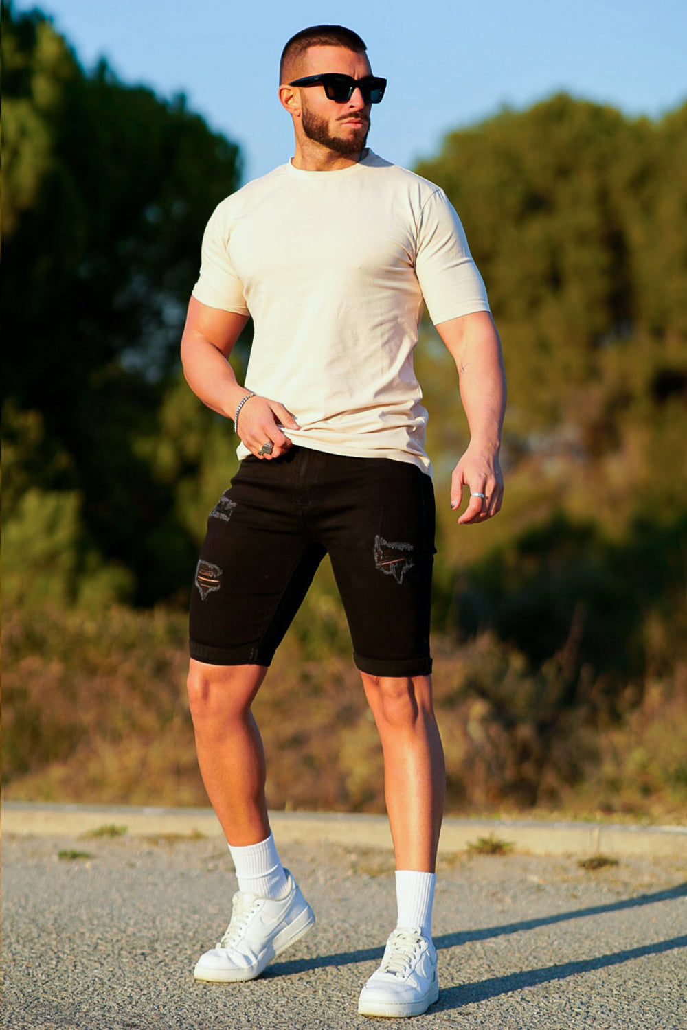 Men's Ripped Short Jean - Black