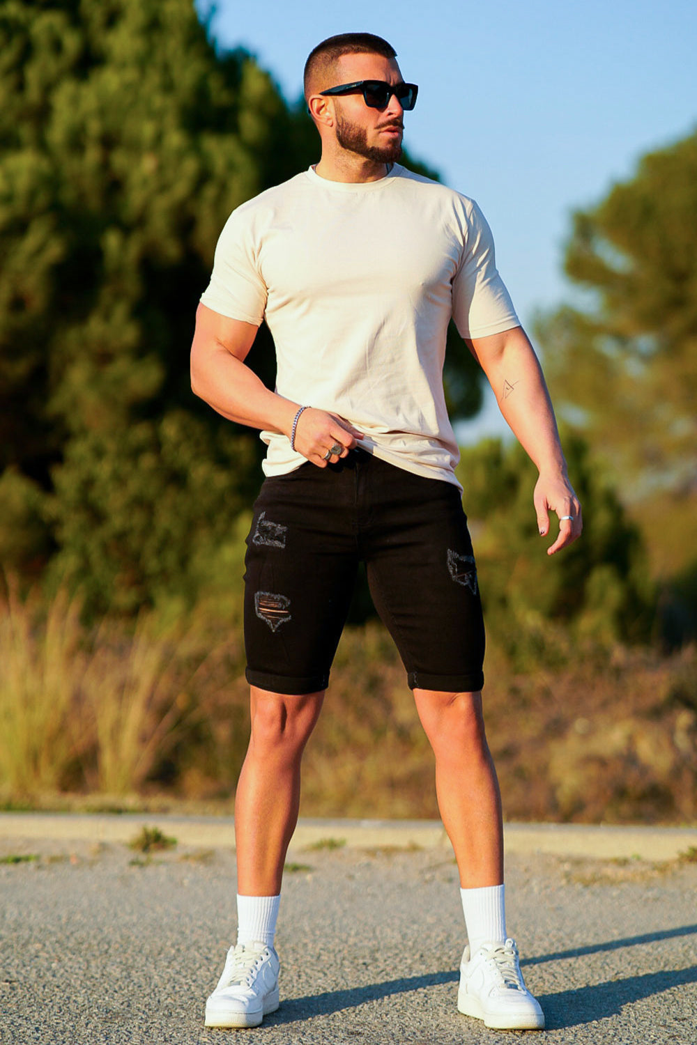 Men's Ripped Short Jean - Black